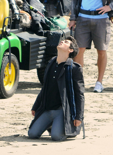 Joe Jonas drops to his knees while filming the Jonas Brothers TV show (10)
