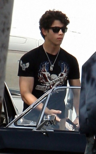 normal_nick-jonas-032010-12 - Nick-Out at a Studio in Los Angeles
