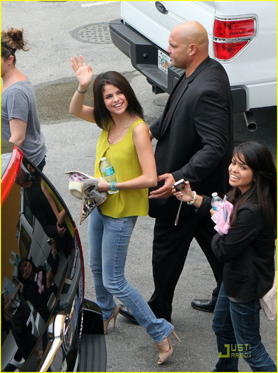 selena_gomez_1279491833