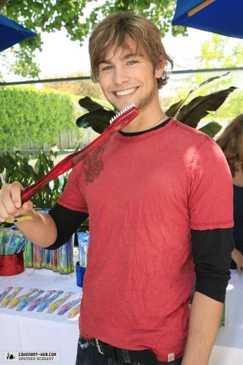 Chace Crawford (19)