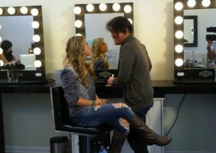 GMA_284 - M Williams Photoshoot 2010 - Backstage