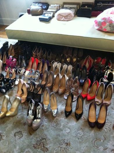 Doin one of my favorite things... Fitting with my stylists..... Shoes!