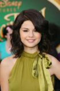 d7be8f86e2275ad6 - Selena Gomez