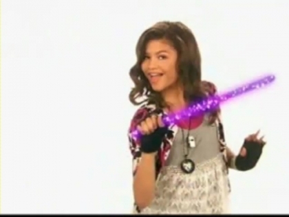 normal_Zendaya5Bwww_savevid_com5D_flv_000005567