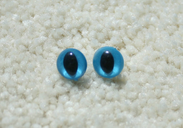 8mm cats eyes blue