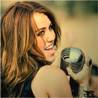 Miley (374)