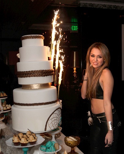1-miley-cyrus-birthday-party[1] - Miley