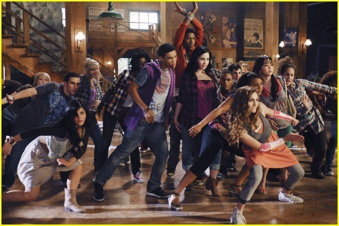 New-Camp-Rock-2-stills-camp-rock-2-13453464-700-467