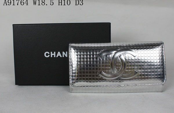 ?? 807 - Chanel wallets