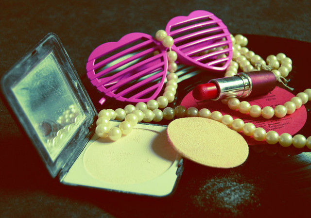 beads-fashion-glasses-heart-lipstick-make-glasses-things-Favim.com-98083