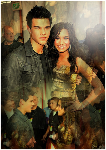 3418020357_f82196135c - Demi Lovato Attends 2009 Kids Choice Awards