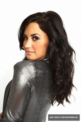 Demi-Photoshoot-demi-lovato-16943381-266-399