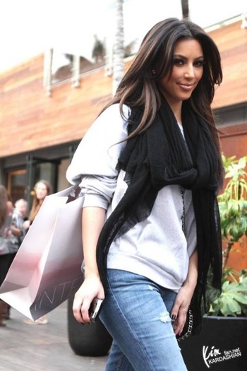 21 (1) - x - Kim Kardashian - x