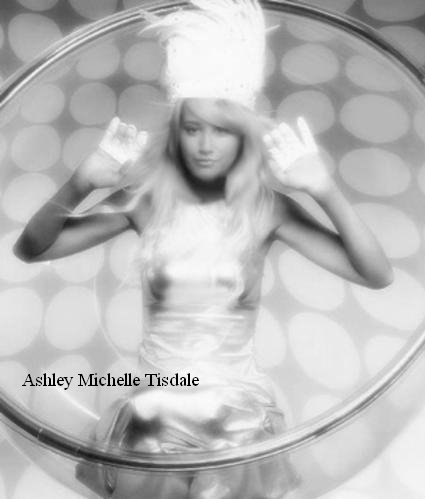 Rare-Ashley-tisdale-Photoshoot-pic-zac-efron-and-ashley-tisdale-2790317-425-499