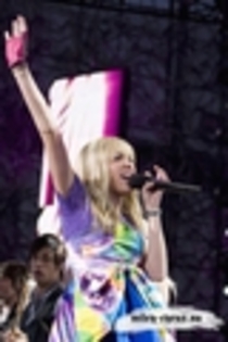 Hannah-Montana-performing-It-s-All-Right-Here-in-the-third-season-concert-hannah-montana-14164488-80 - miley cyrus