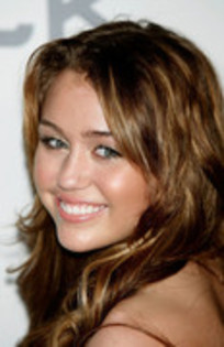 15823409_ZEHKHNRGK - miley cyrus 2009 GRAMMY Salute To Industry Icons - Arrivals