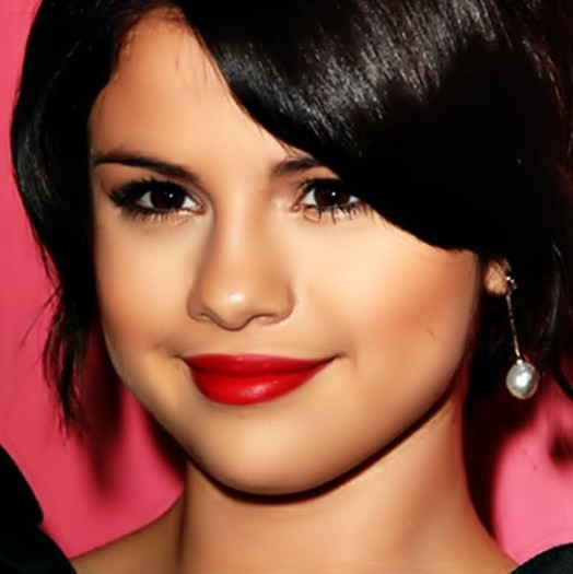 Selena (889)