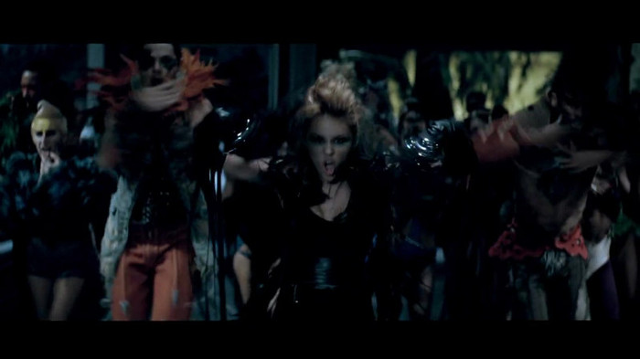 Miley Cyrus - Can\'t Be Tamed 135