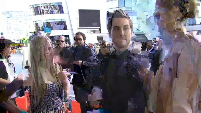 bscap0040 - 2010 - American Music Awards - Red Carpet Interview 01 - Captures by me