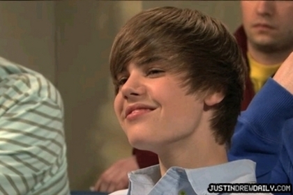 normal_Bieber-On-SNL-4-10-10-justin-bieber-11463604-480-320