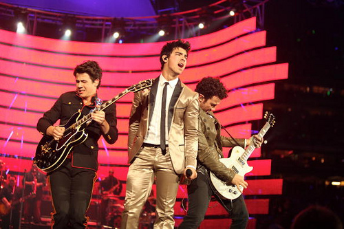 Houston Rodeo 2010 Jonas Brothers & Demi Lovato (10) - Houston Rodeo 2010 Jonas Brothers and Demi Lovato