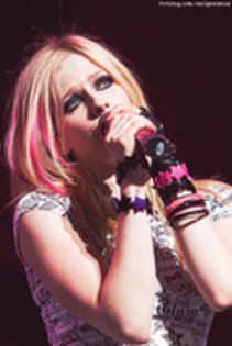 10257159_CNPYTVYBJ - Avril  Lavigne