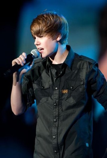 Justin_Bieber_1267280470_1