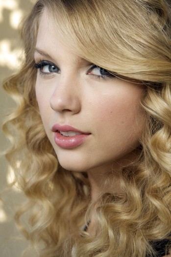 Taylor-Swift-1156704-532x800 - Taylor Swift