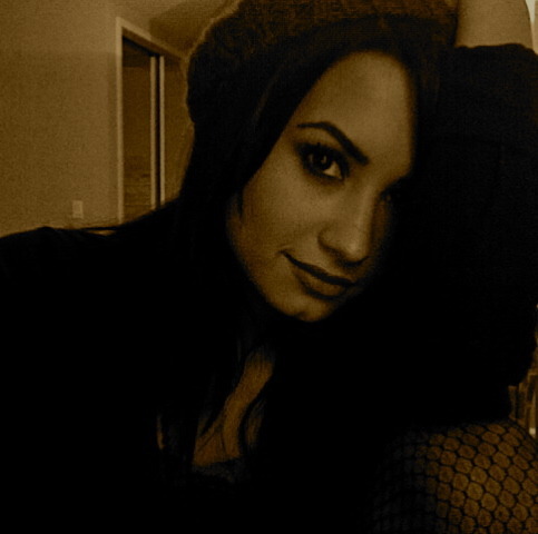 demi is the best (598)