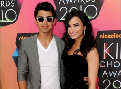116606_joe-jonas-and-demi-lovato-step-out-as-a-couple-at-nickelodeons-23rd-annual-kids-choice-awards - Demi Lovato and Joe Jonas