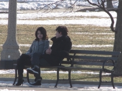 10094947_nick_selena - Nick and Selena spending time together in Chicago