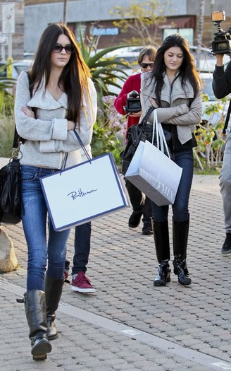 2012 1 22 2012 Shopping In Malibu 1