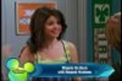 selena gomez in the suite life on deck (26)