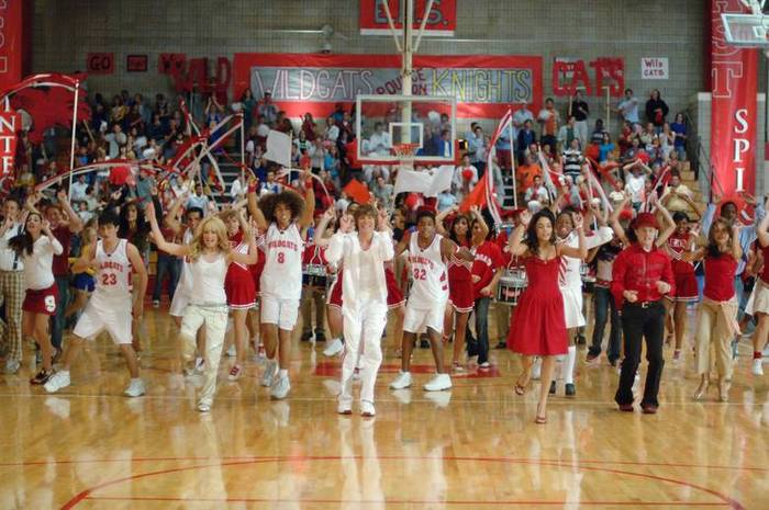 ashleymtisdale_com-highschoolmusical-stills010