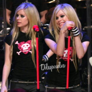 10257176_WJJGFSZFW - Avril  Lavigne