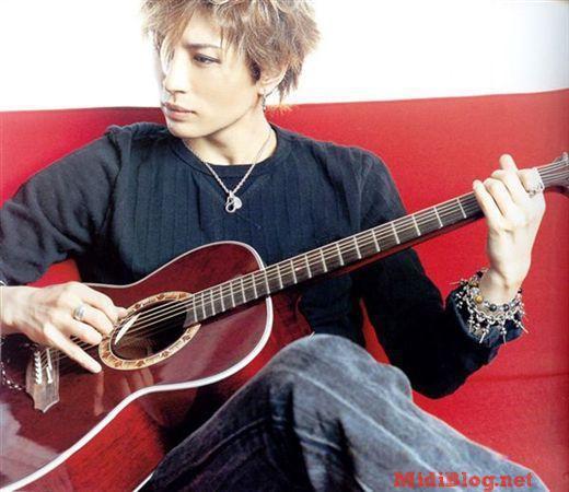 Gackt-gackt-7232325-520-450