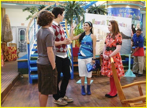 jake-austin-dylan-sprouse-bubbles-03