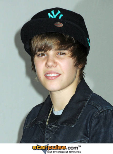 Justin Bieber-JTM-048402