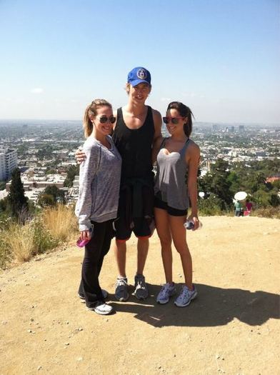 Hiked Runyon with @HaylieK and @Austin_Butler. Such a beautiful view!