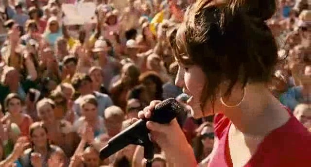 miley ray cyrus (10) - miley cyrus in hannah montana the movie singing the climb