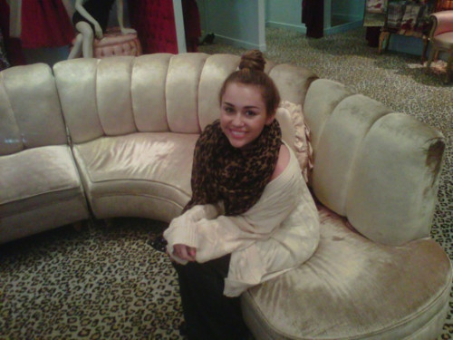 xMileyCyrusOfficial (2)