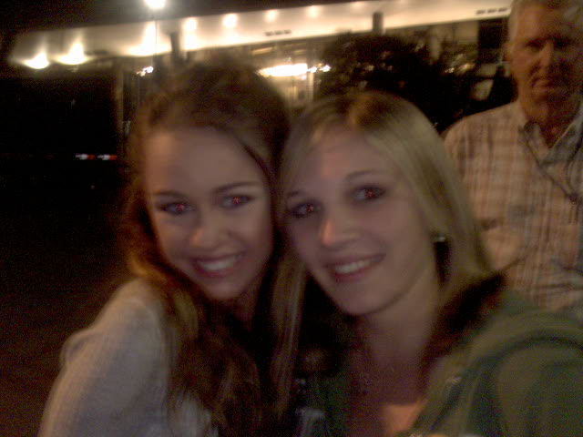 DVFKPKHHQDEZZTJJJQV - All pics with Miley