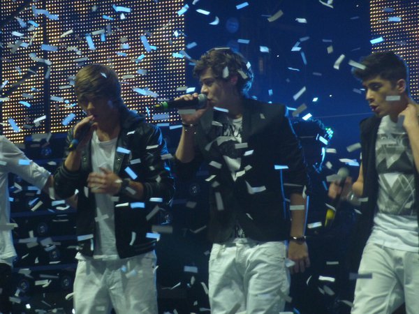 GMA007902 - x factor tour 2011