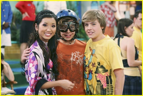 jake-austin-dylan-sprouse-bubbles-01 - The Suite Life On Deck