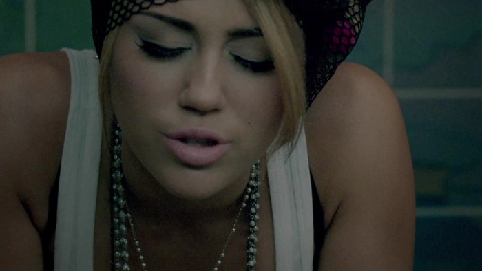 Miley Cyrus - Who Owns My Heart 0213