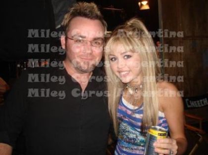 Miley Cyrus - On The Set Of Hannah Montana (39)