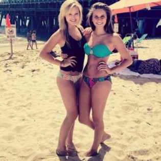 Aday at the beach! with @realoliviaholt -Olivia and Bailey Burnham