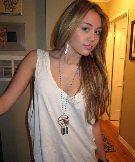 Miley-Cyrus-Personal-Phone-pics