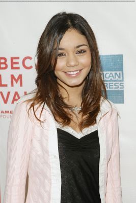 normal_vanessaannehudgens-dot-net_thunderbirdsscreening2004may8-001