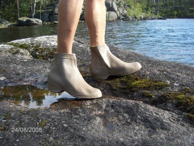 Para (Nokia) beige, overshoes_02 - Womens and Mens old overshoes
